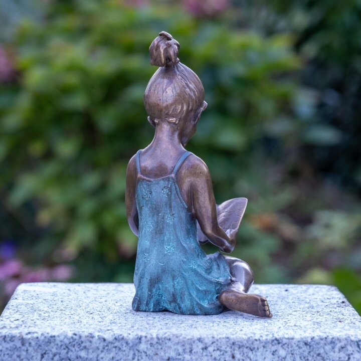 Bronze "Lesendes Mädchen als kleine Figur" – Bild 3