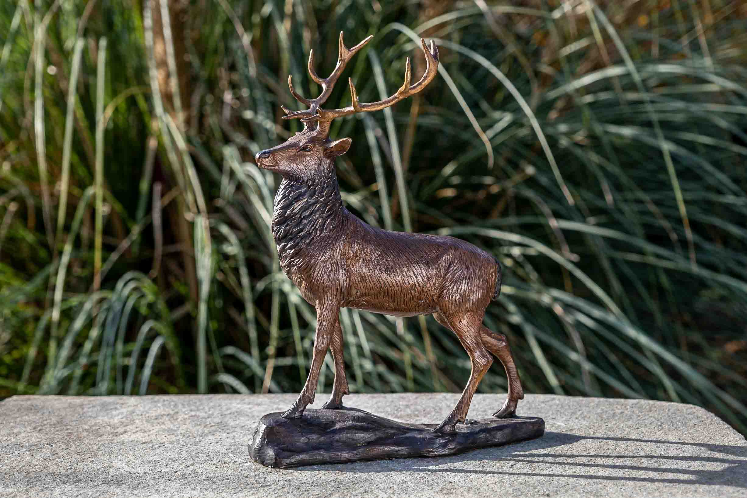 Eichhörnchen Bronzeskulptur Dekoration für ihren Garten aus Bronze 
