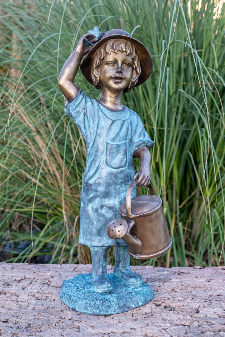 Bronze Skulptur "Junge mit Gießkanne"