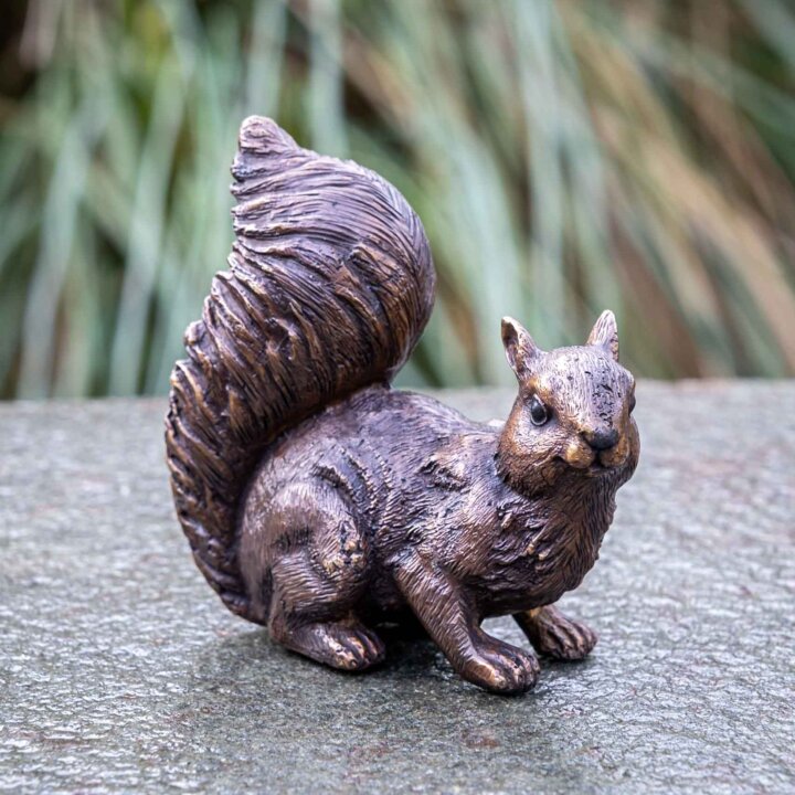 Bronzeskulptur "Eichhörnchen"