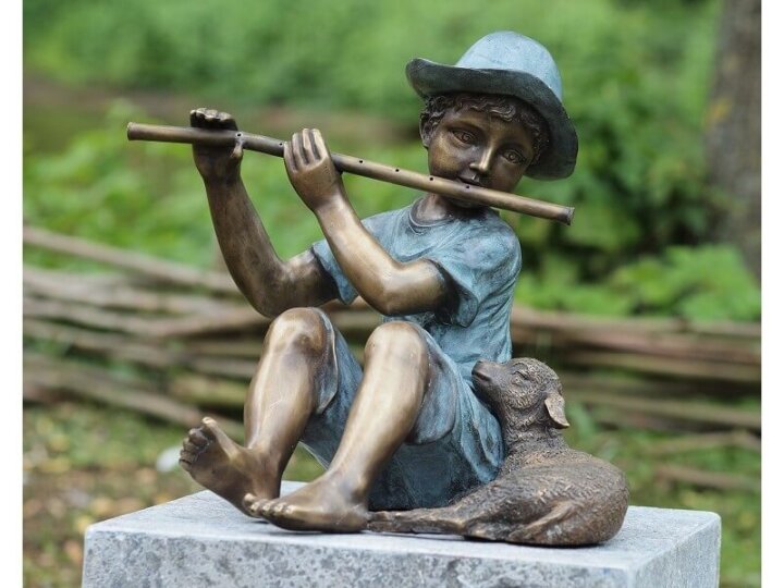Bronze Skulptur "Flötist mit Lamm"