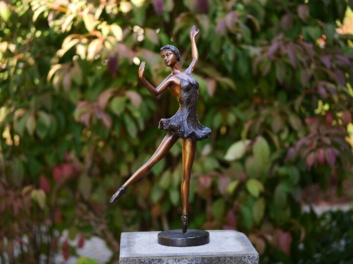 Bronze Skulptur "Ballerina braun"