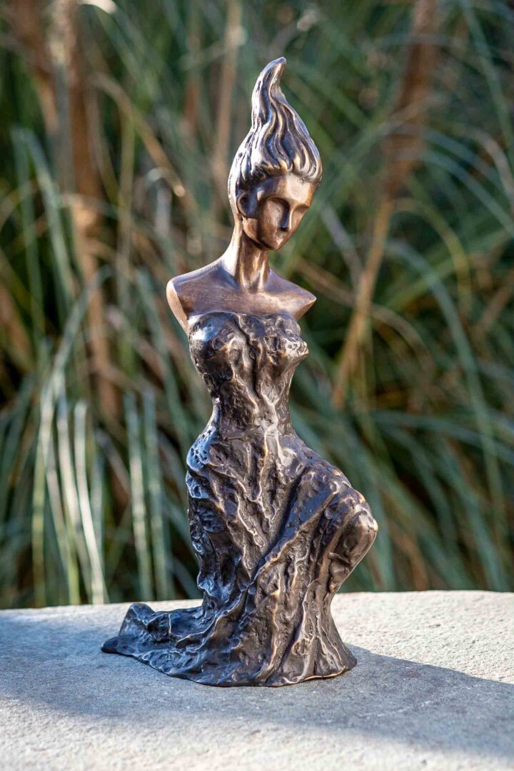 Bronze Skulptur "Moderne Frauenbüste"