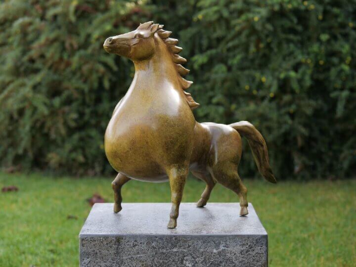 Pferd grüne heisse patina