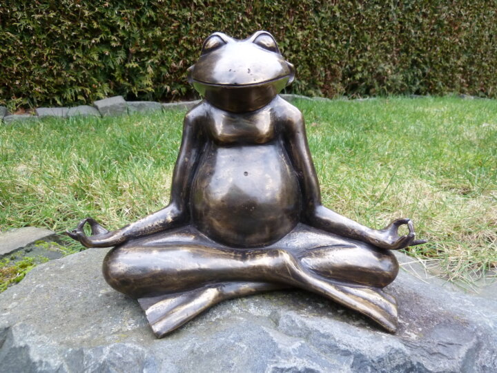 Bronze Skulptur Yoga-Frosch groß