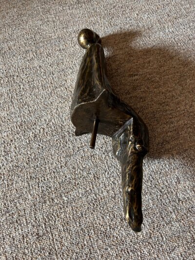 Bronze Skulptur Sternguckerin mit Pin