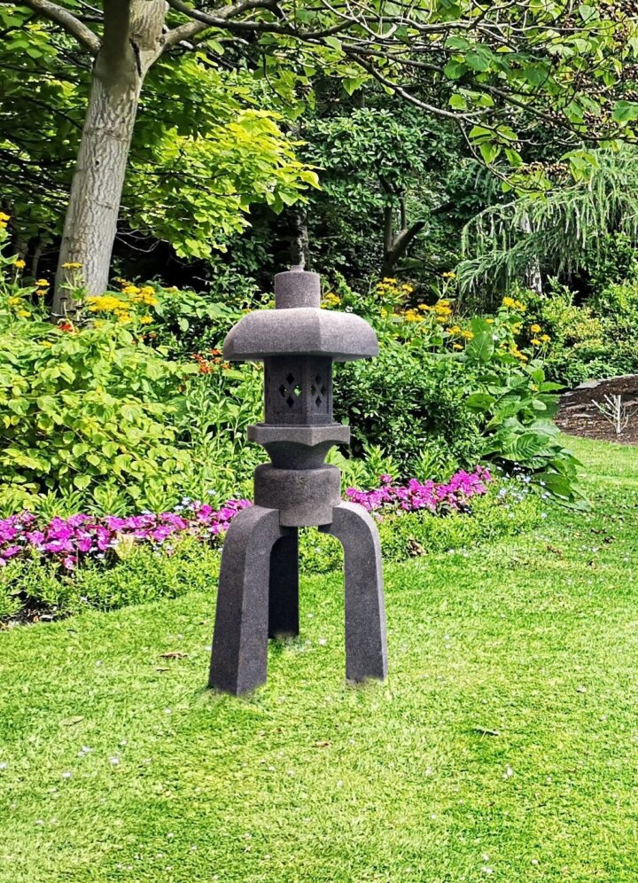 Lavastein Laterne Pagoda, mit 3 Füßen