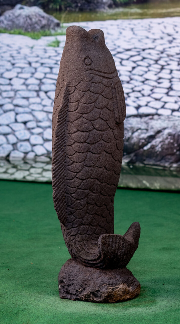 Lavastein Figur Koifisch stehend – Bild 2