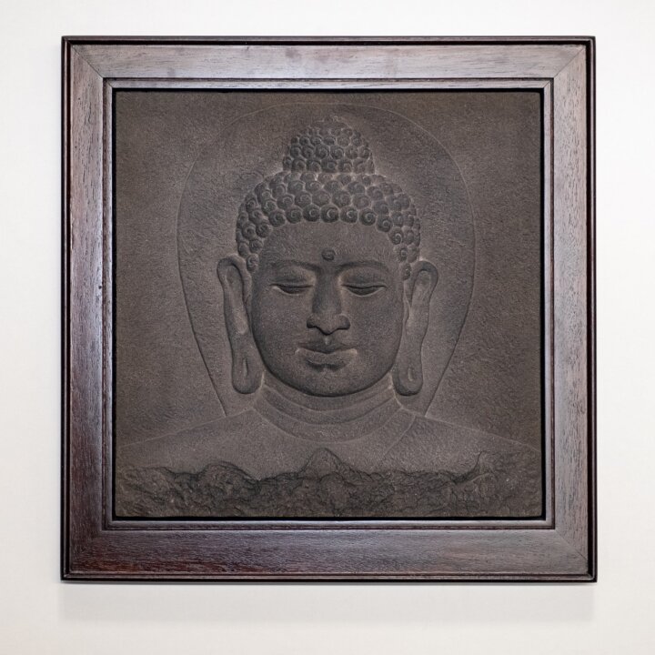 Lavastein Relieff Buddha mit Rahmen mittel 50x50 cm